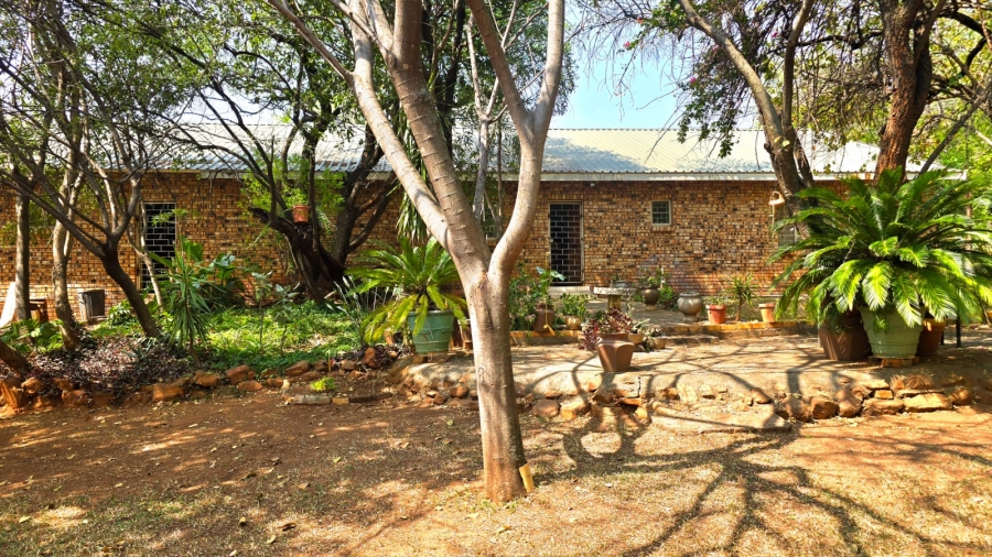 Commercial Property for Sale in Rhenosterhoek A H North West